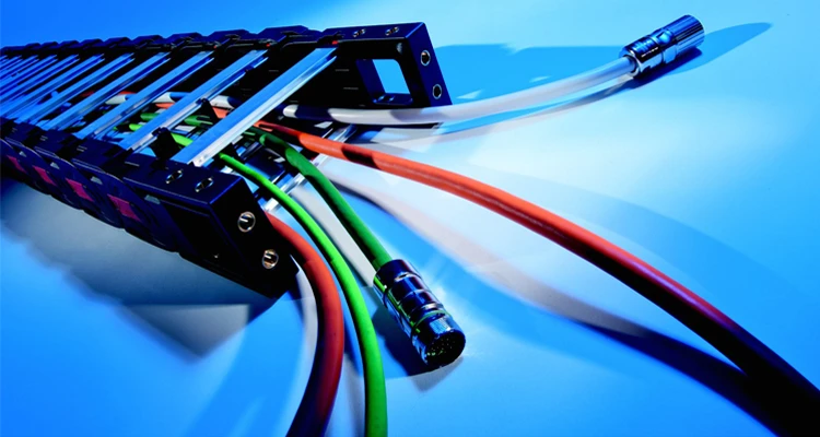 Shielded drag chain cable